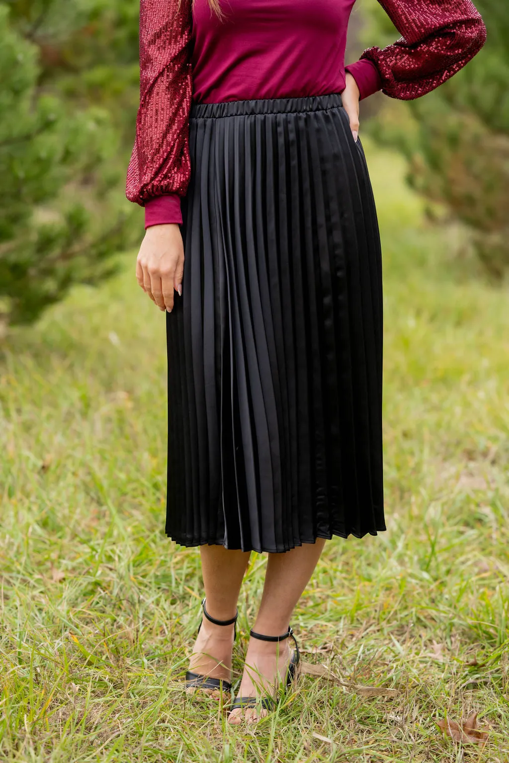 Chic Pleated Midi Skirt