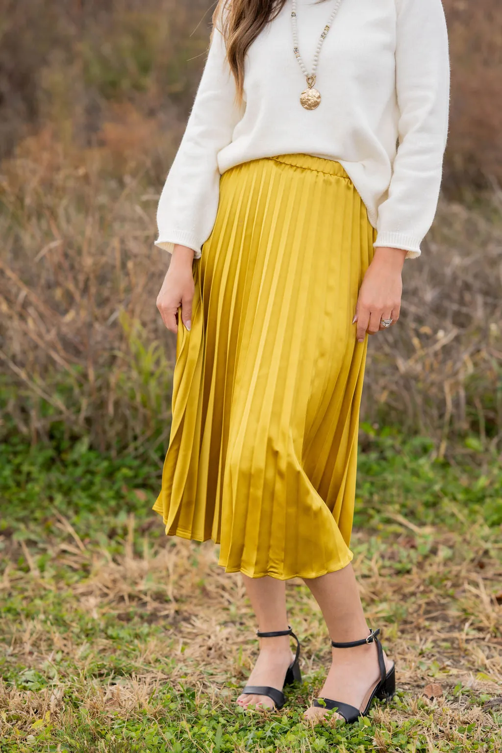 Chic Pleated Midi Skirt