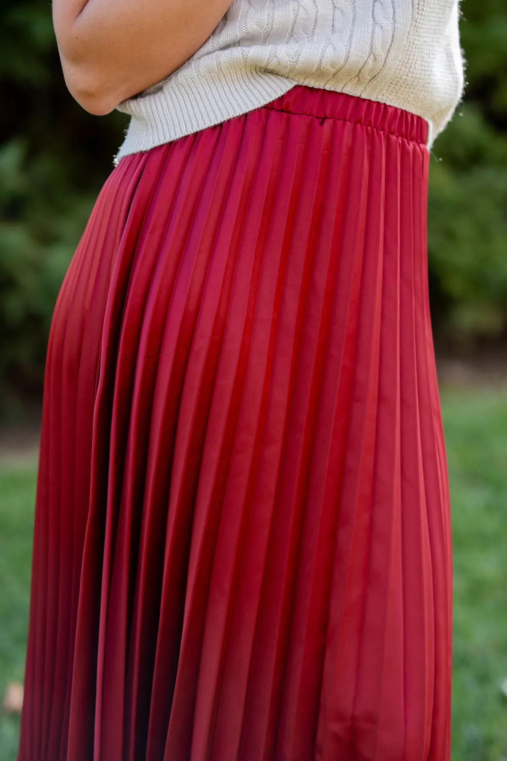 Chic Pleated Midi Skirt