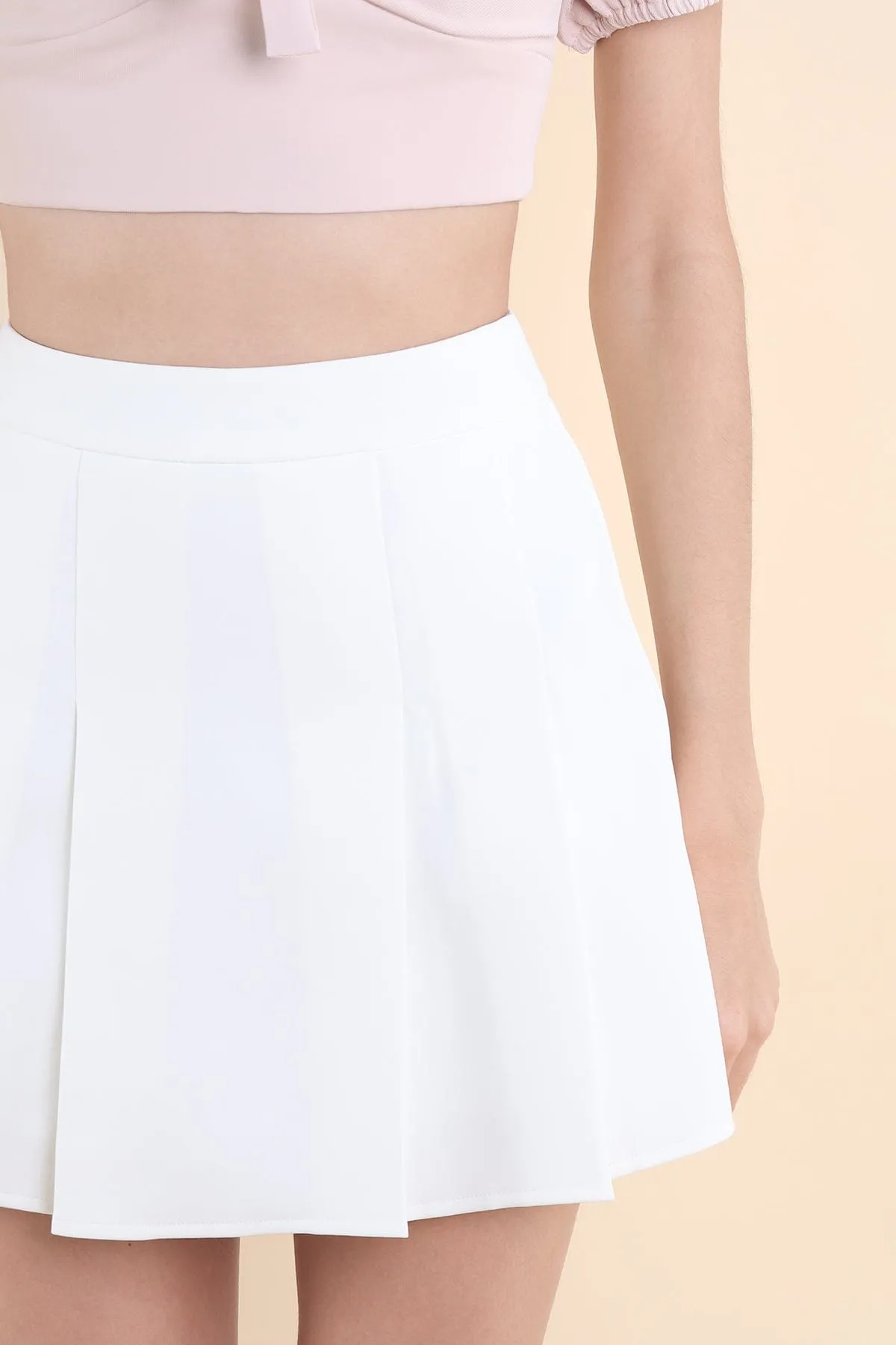 CONEY PLEATED SKIRT IN WHITE