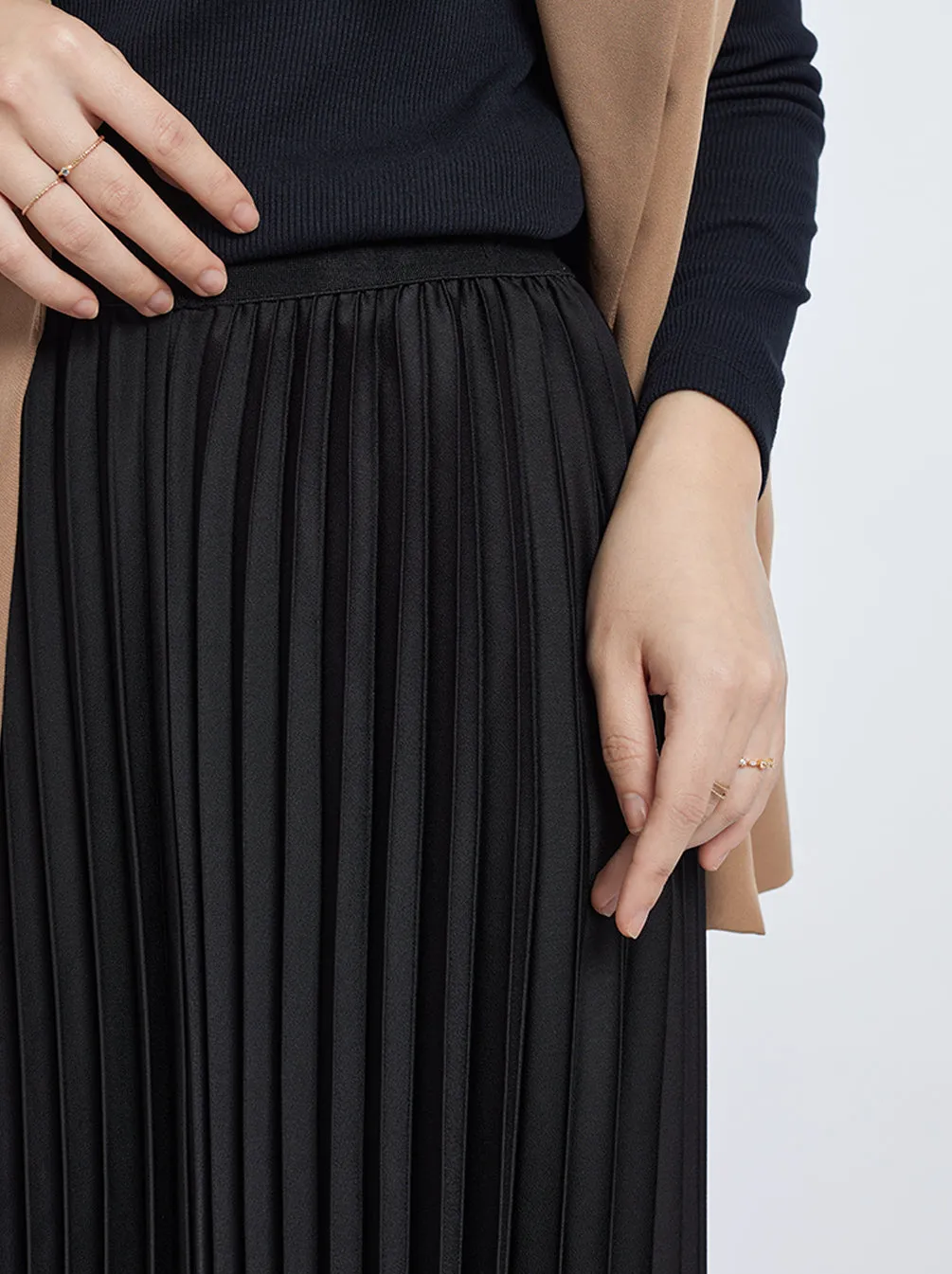 SATIN PLEATED SKIRT PLAIN BLACK