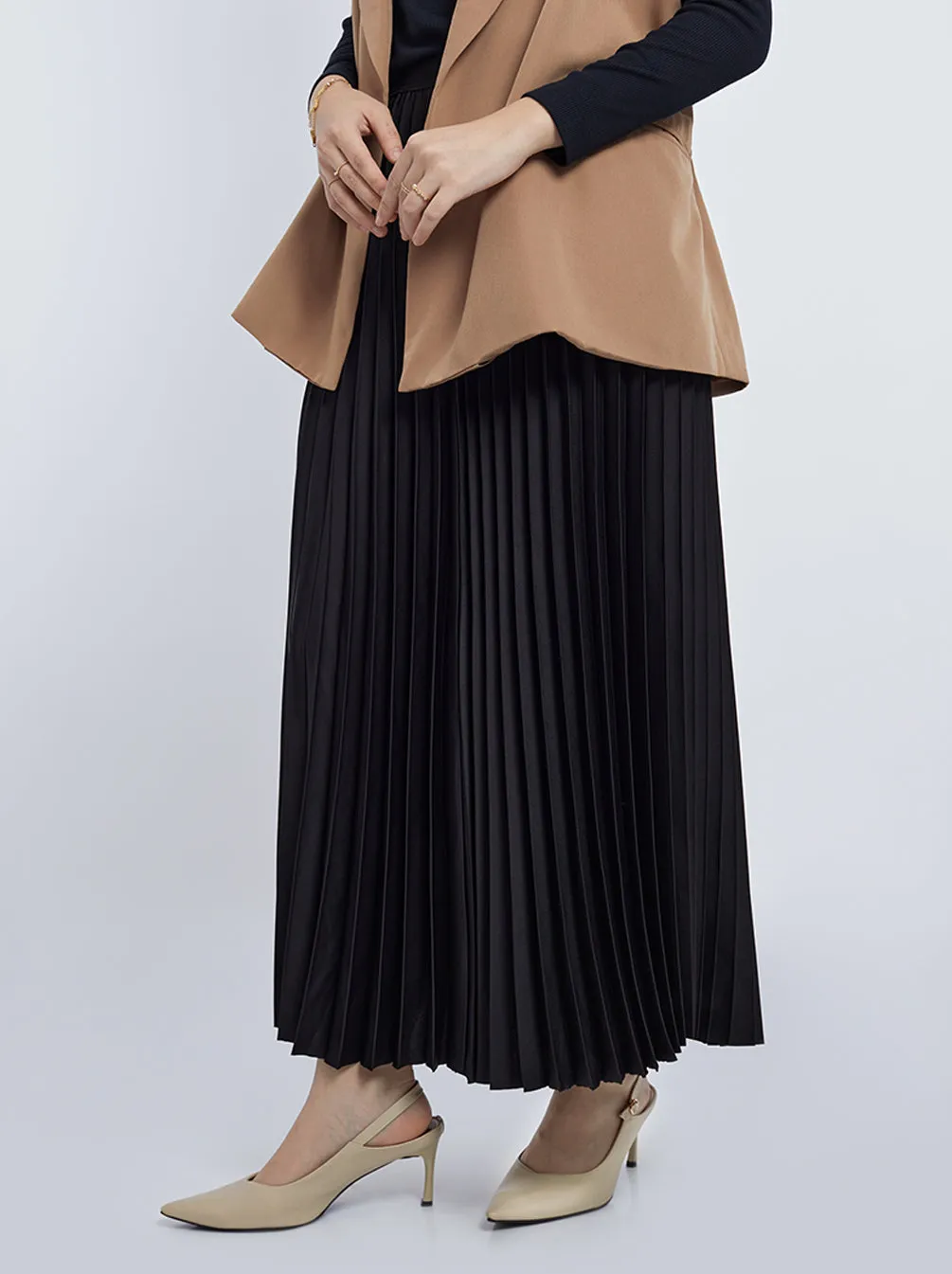 SATIN PLEATED SKIRT PLAIN BLACK